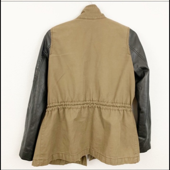 ⚡️3 for $25✨ Spring Jacket - Picture 2 of 4